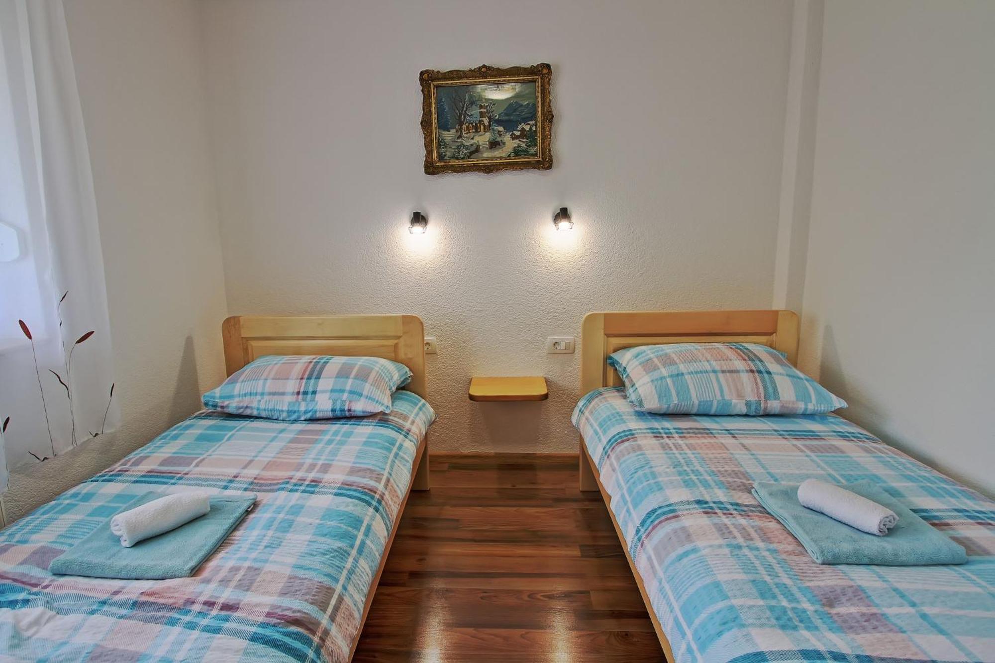 Holiday House Green Oasis Otočac Exterior foto