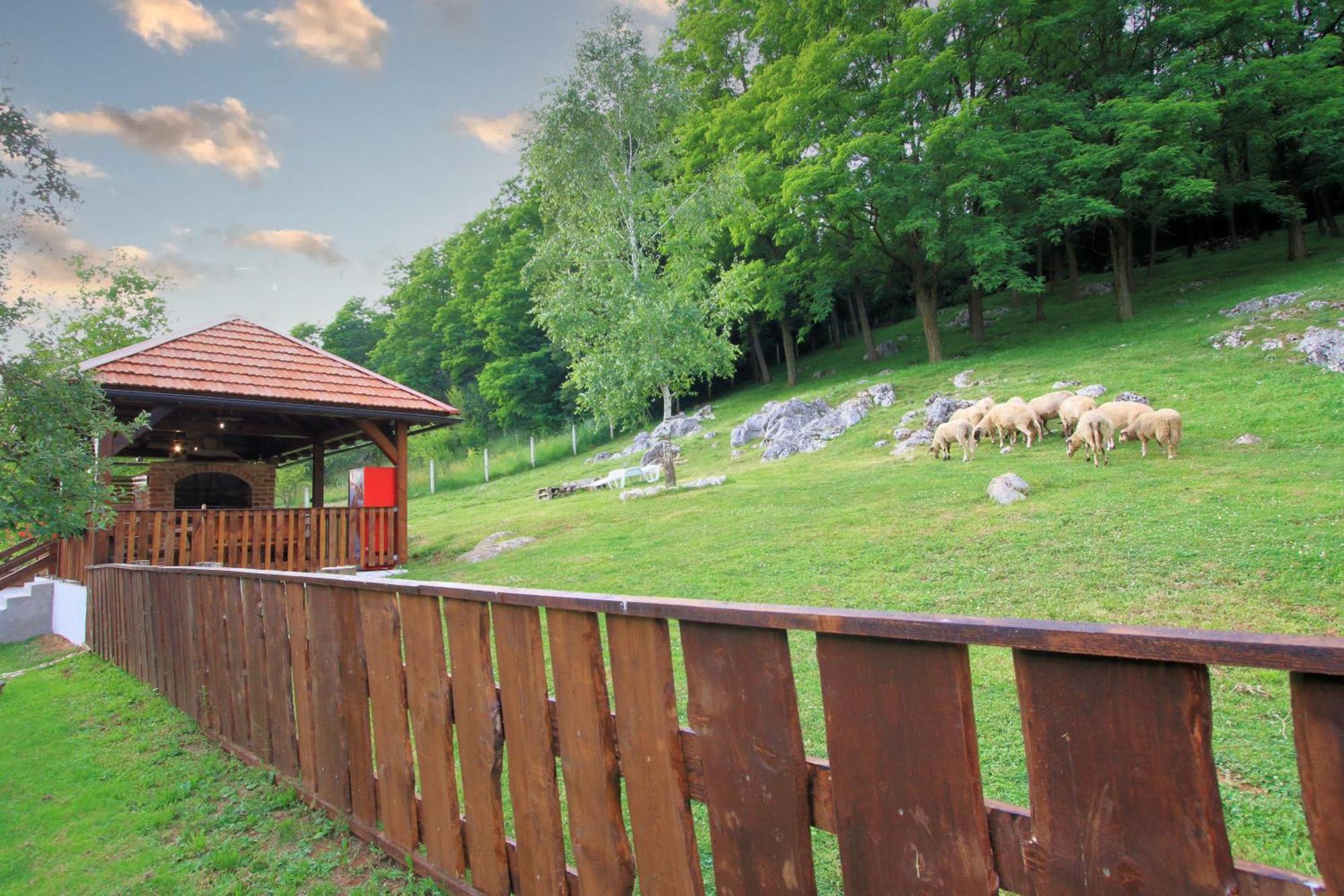 Holiday House Green Oasis Otočac Exterior foto
