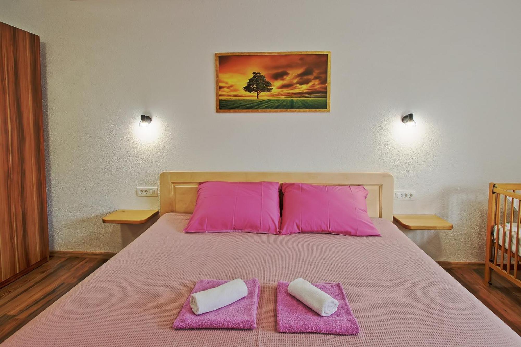 Holiday House Green Oasis Otočac Exterior foto