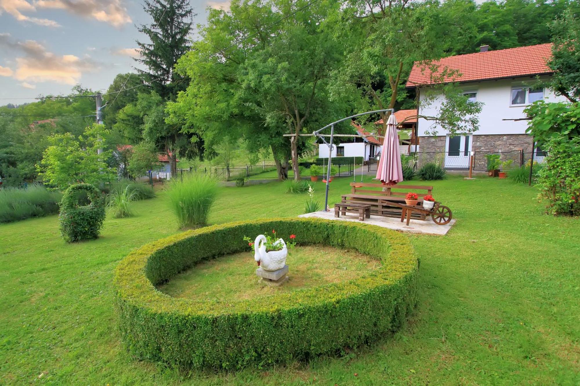 Holiday House Green Oasis Otočac Exterior foto