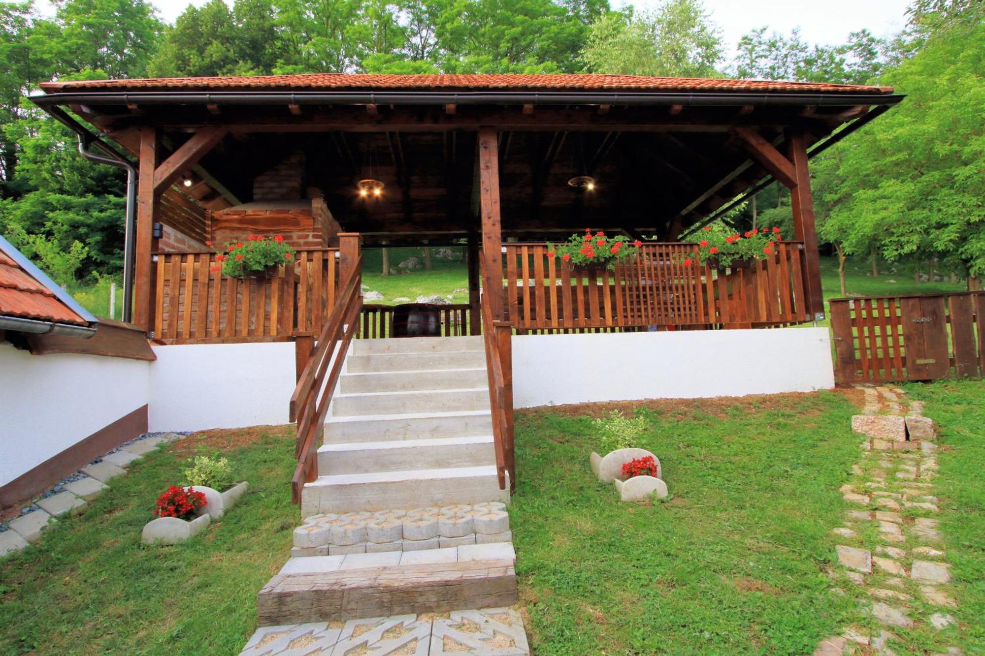 Holiday House Green Oasis Otočac Exterior foto