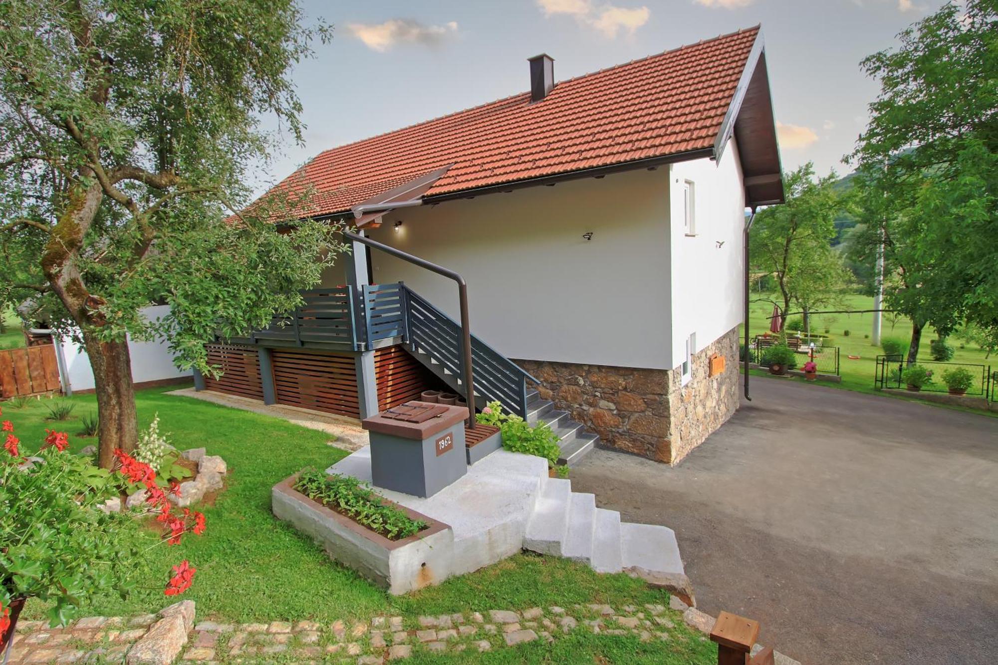 Holiday House Green Oasis Otočac Exterior foto