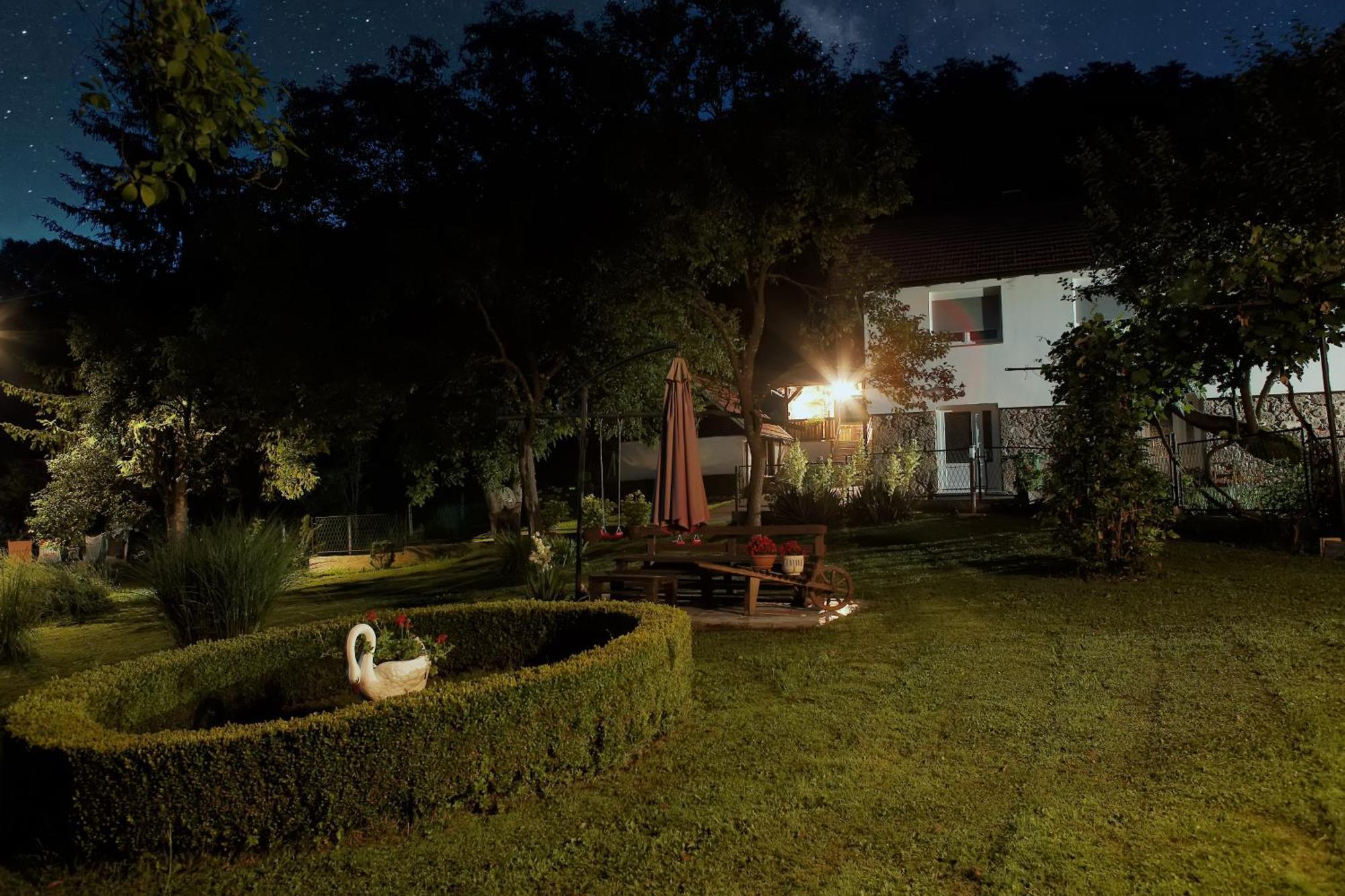 Holiday House Green Oasis Otočac Exterior foto
