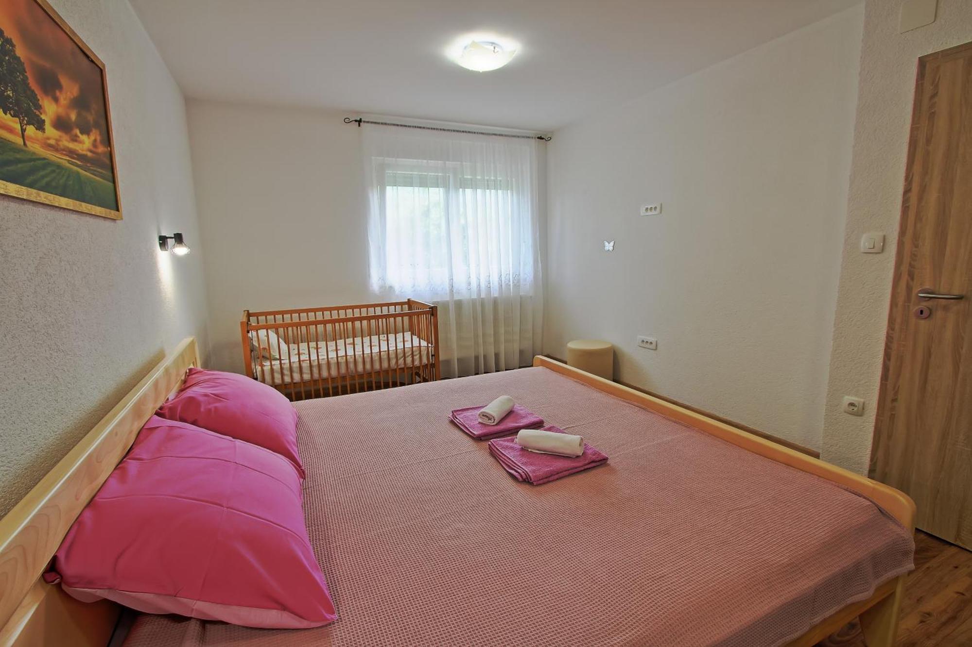 Holiday House Green Oasis Otočac Exterior foto